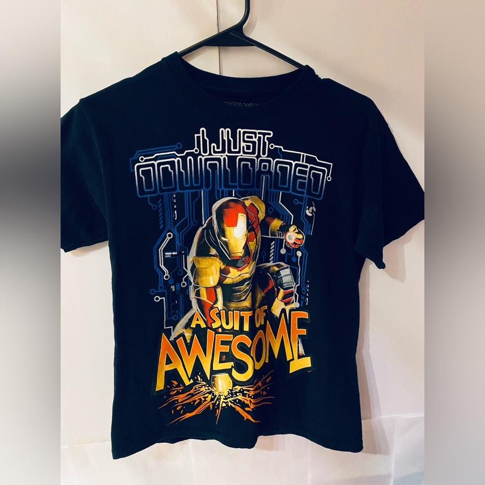 💎 3 FOR $15 Marvel Black Iron Man 'Suit of Awesome' Kids Tee